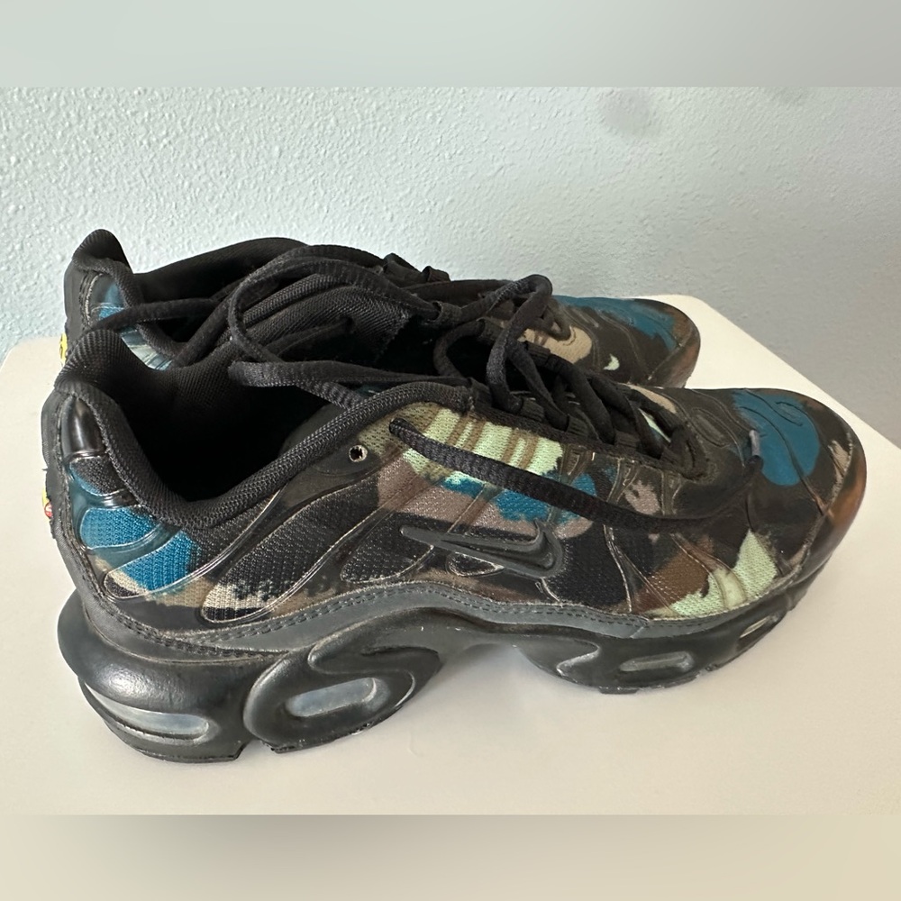 Nike Air Max - kids shoes - 5.5Y